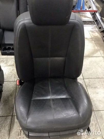 Сиденья Mercedes-Benz S Class W221