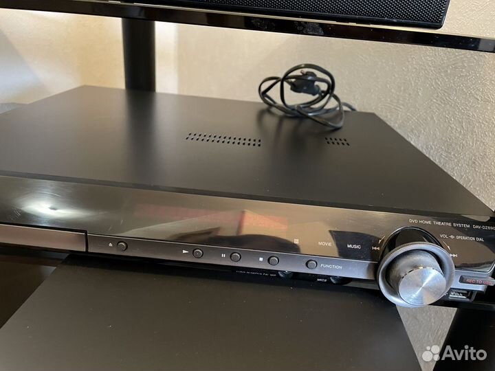 Домашний кинотеатр Sony 5.1 DAV-DZ690M