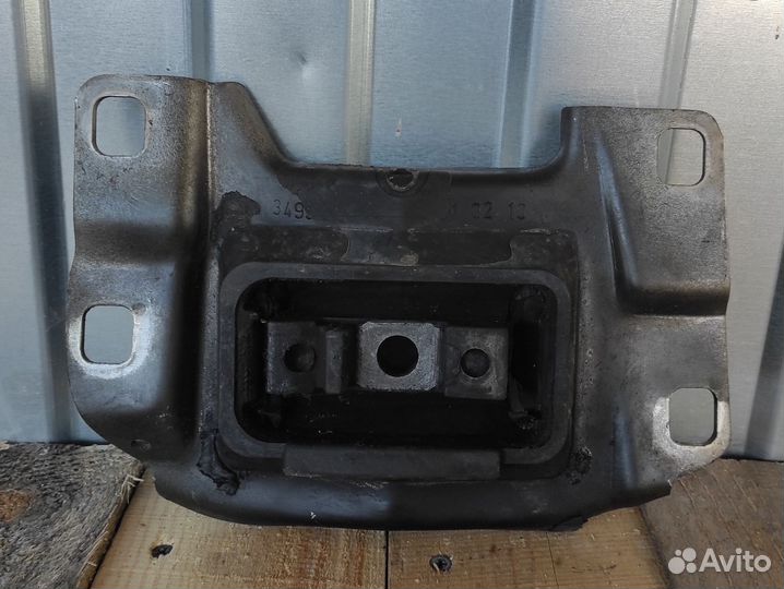 Подушка кпп передняя левая Ford Focus 2 1.6