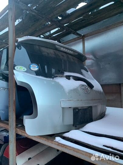 Дверь багажника зад. Toyota Auris