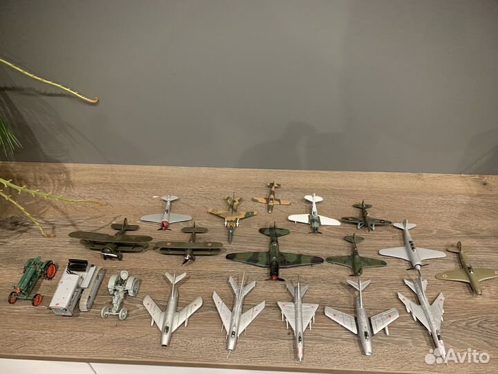 Легендарные самолеты и трактора