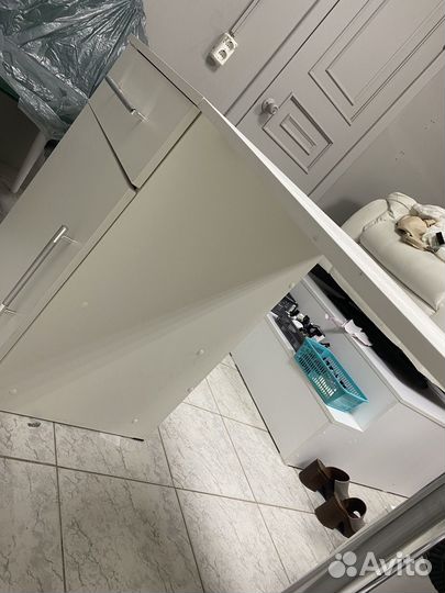 Маникюрный стол бу