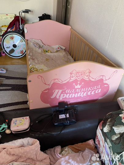 Детская кровать с маятником