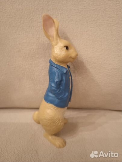 Peter rabbit фигурка