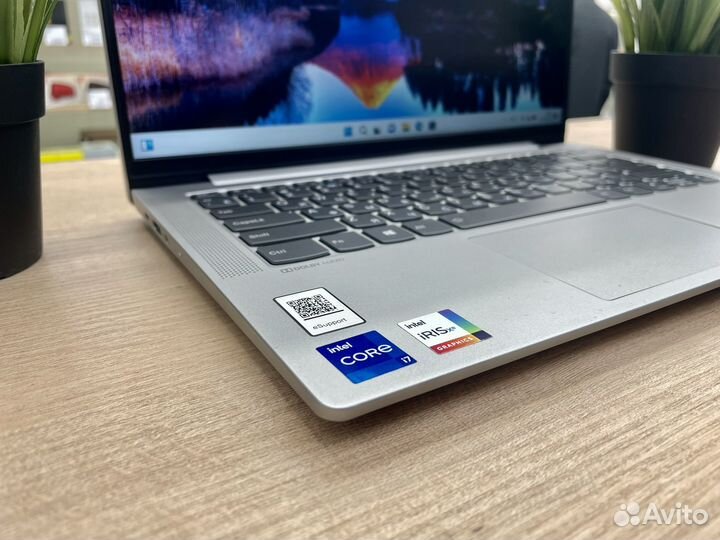 Ноутбук Lenovo i7-11/16Gb/SSD 512Gb/FHD IPS