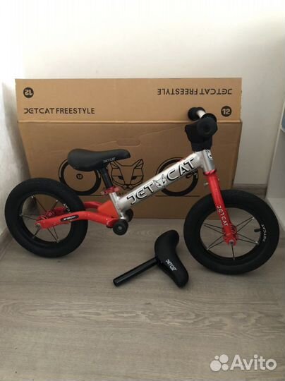 Беговел jet cat 12