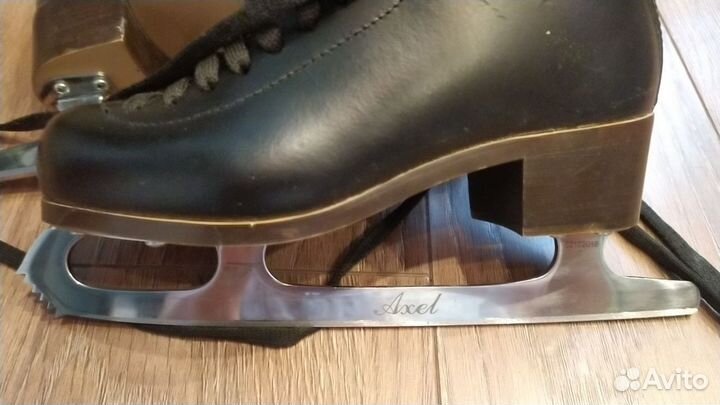 Коньки фигурные для мальчика