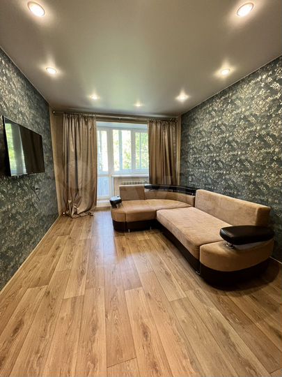 3-к. квартира, 60 м², 2/5 эт.