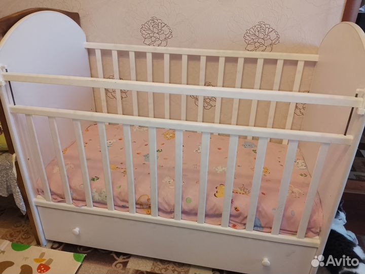 Детская кроватка