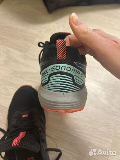 Кроссовки женские Asics