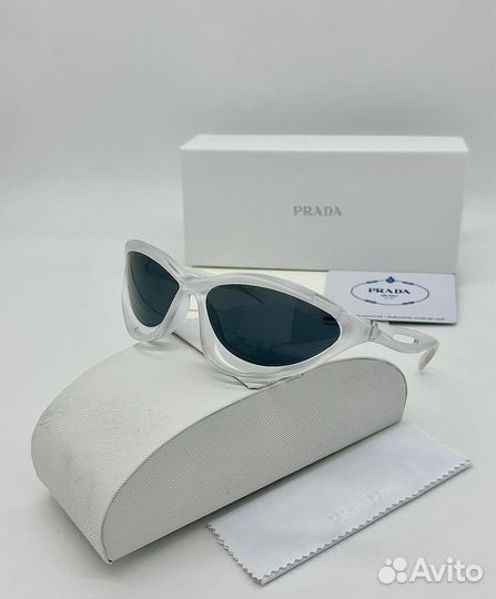 Солнцезащитные очки prada