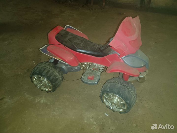 Детский квадроцикл на аккумуляторе