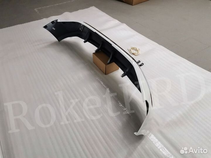 Обвес Toyota Land Cruiser 200 Executive белая