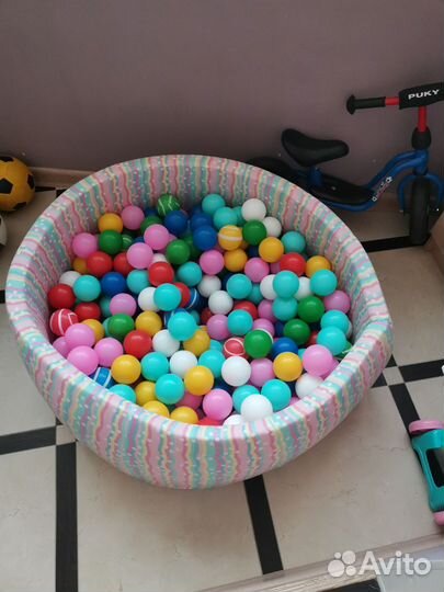 Сухой бассейн с шариками