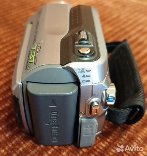 Видеокамера JVC GZ-MG150ER