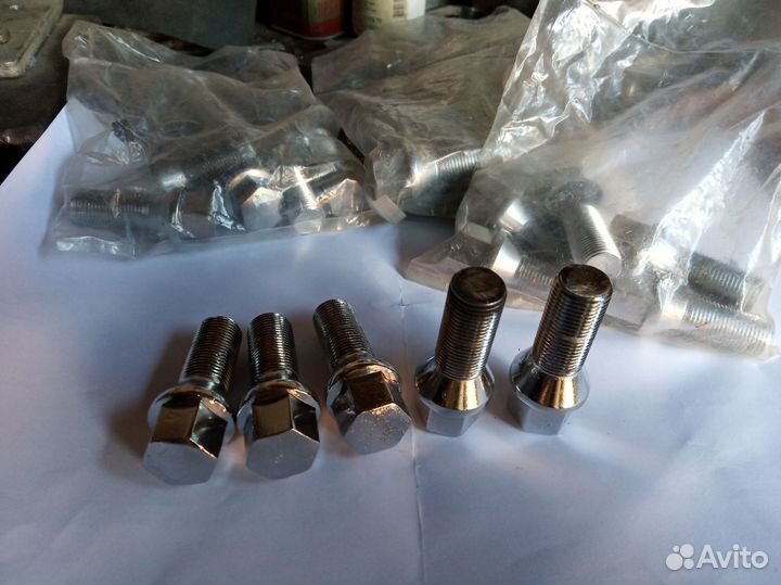 Колесные болты