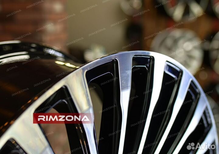 Кованые диски R22 на Range Rover