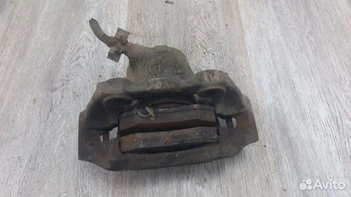 Суппорт передний правый Audi 80 B3 1993