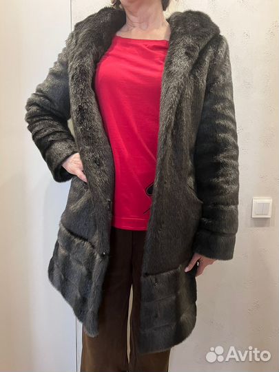 Шуба из экомеха с капюшоном и поясом