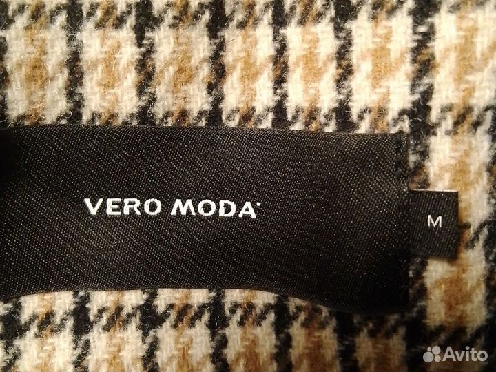 Пальто демисезонное. Новое