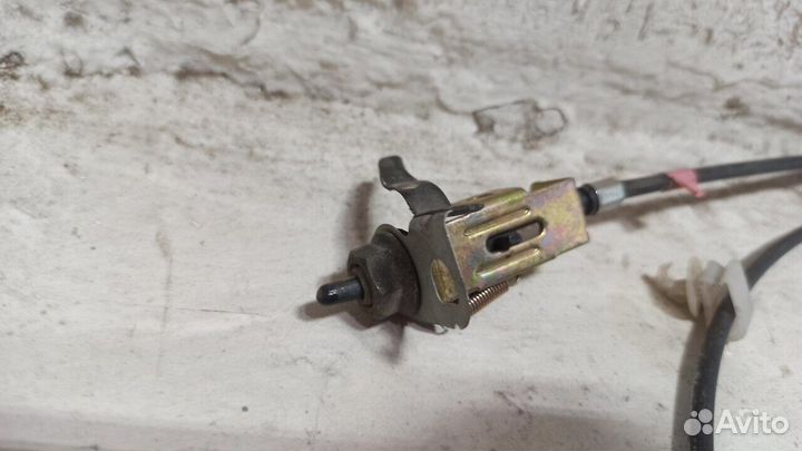 Трос лючка бензобака Mazda Familia S-Wagon 1998-2004г