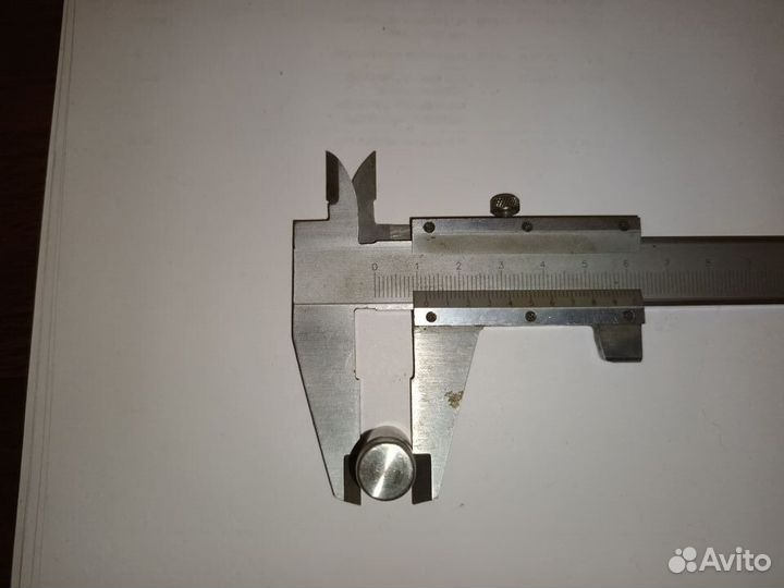 Дистанционный стеклодержатель. 25x12 мм