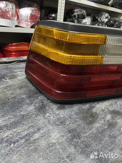Фонарь задний левый Mercedes W124