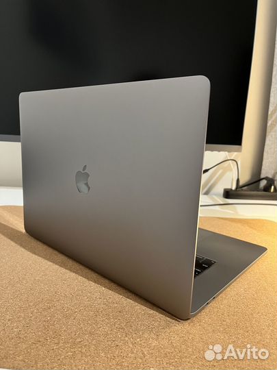 Macbook pro 15 2019 i7