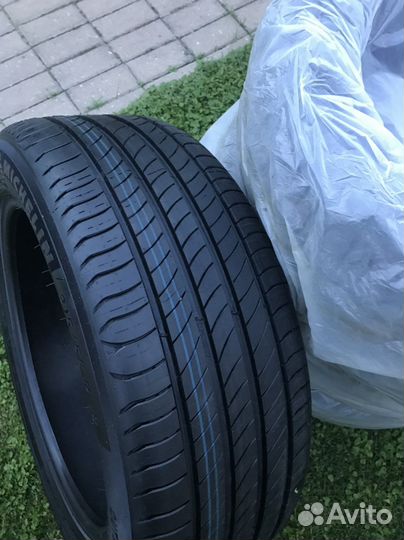 Michelin Primacy 4 215/55 R18