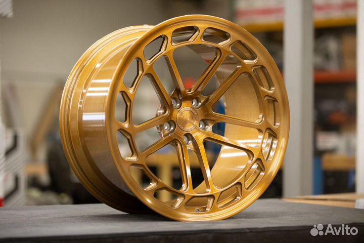 Кованые диски GT Forged LC2 R19 на Mini Countryman