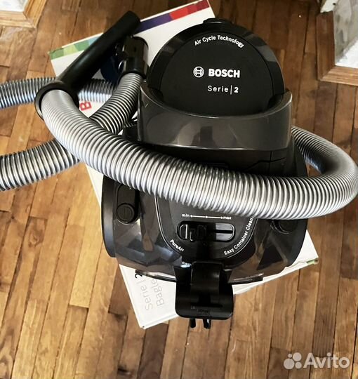 Моющий пылесос Bosch serie 2 bagless