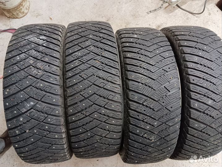 Goodyear UltraGrip Arctic 2 SUV 235/55 R19 105T