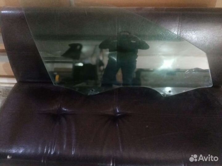 Стекло боковое на skoda superb