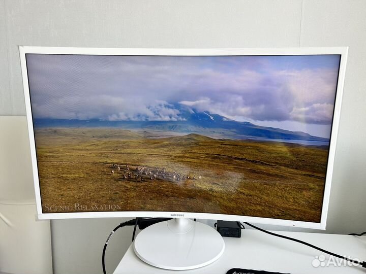 Продаю Монитор Samsung 31.5 60 Гц