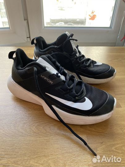 Теннисные кроссовки nike