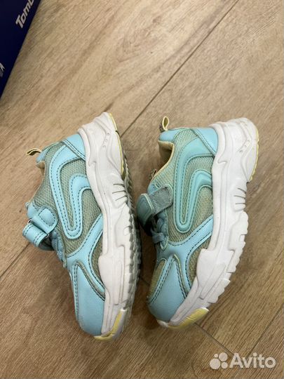 Кроссовки для девочки