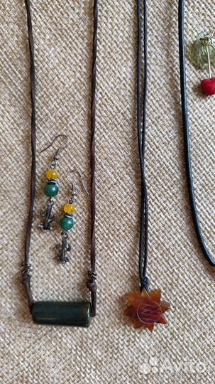 Бижутерия серьги, ожерелья