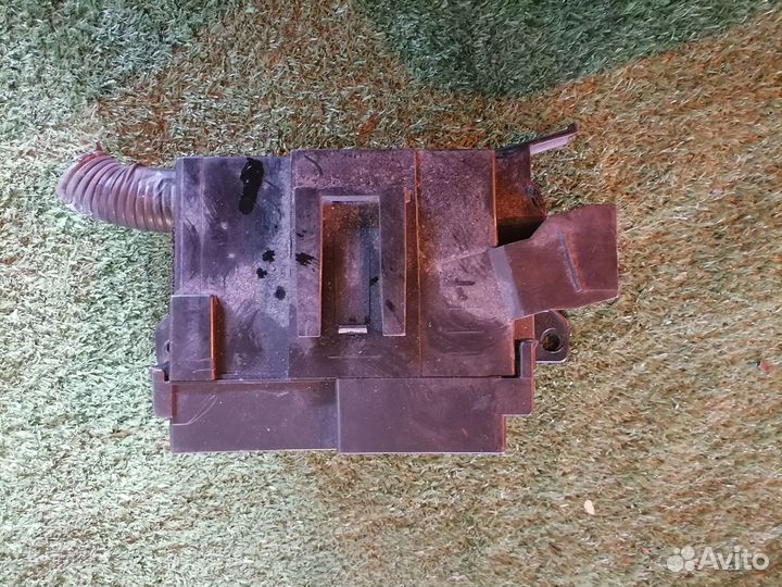 Блок предохранителей 24380AD000 Nissan Serena C24