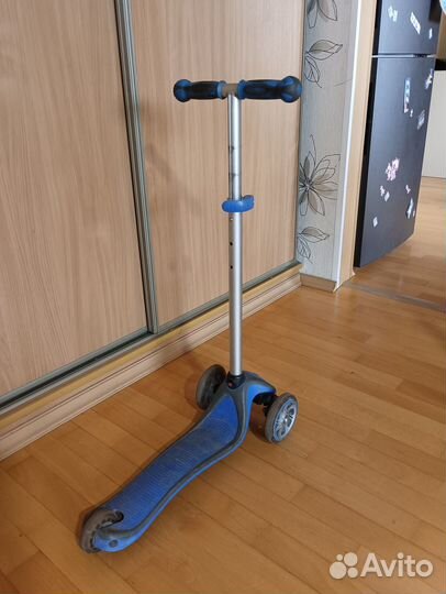 Самокат трехколесный Globber