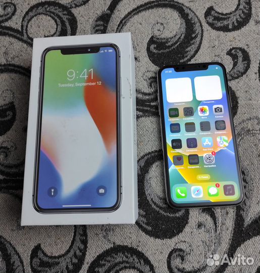 iPhone X, 64 ГБ