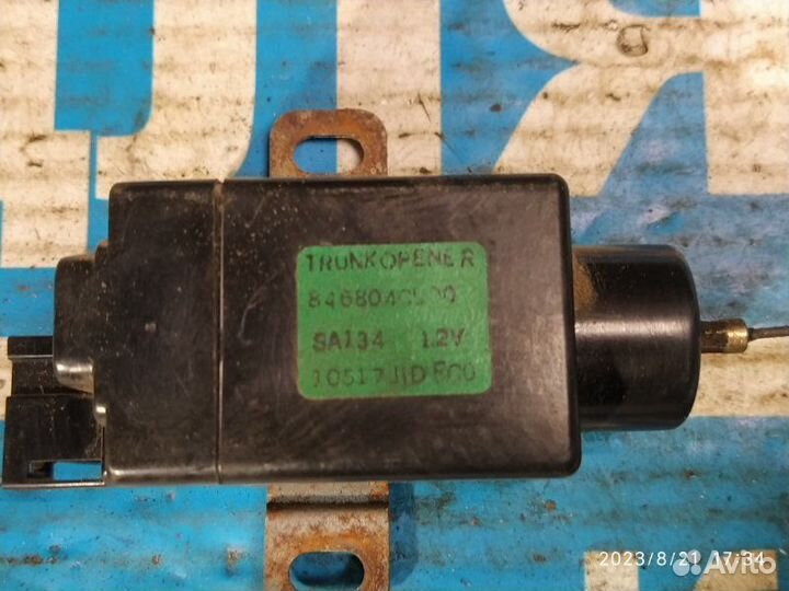 Активатор замка багажника Nissan Maxima A33 00-06