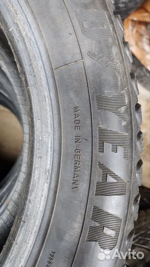 Goodyear UltraGrip Arctic 2 215/55 R17 94T