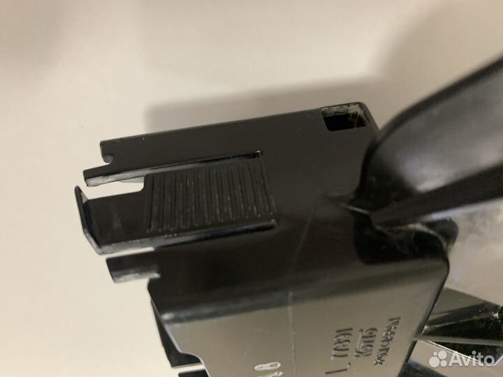 Форсунка омывателя фар левая на Lexus RX 300/350