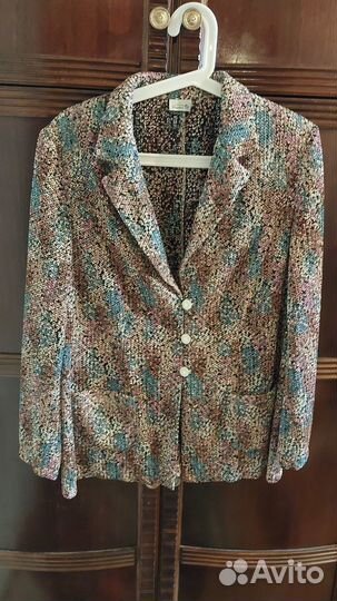 Жакет (пиджак) на 3 пуговицах