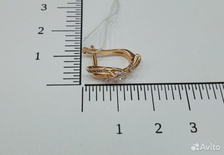 Серьги с синтетическим камнем Золото