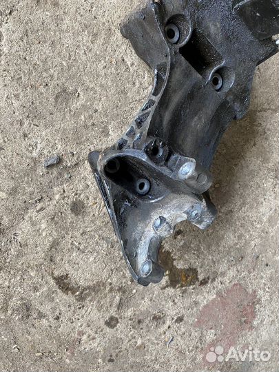 Кронштейн гур генератор компресора Chevrolet Epica