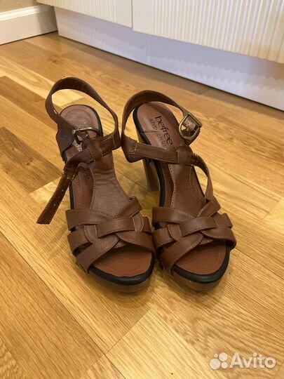 Босоножки женские 37 размер