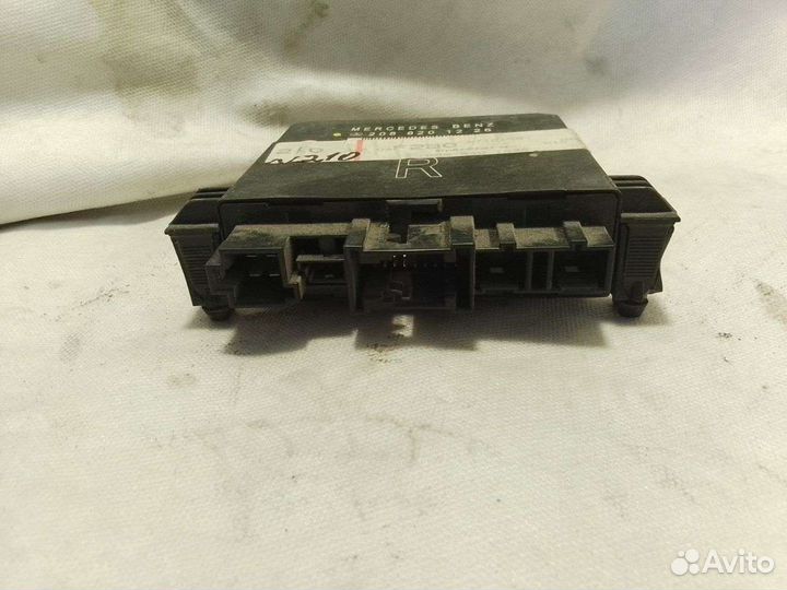 Блок управления дверью правый Mercedes-Benz W210