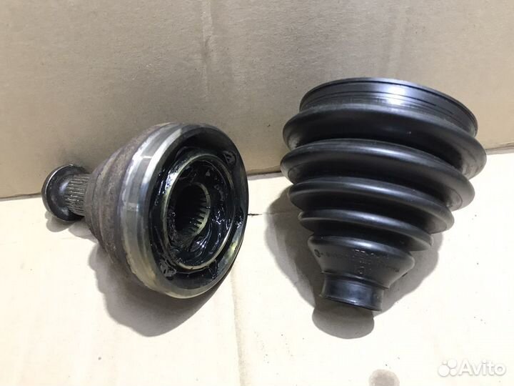 Полуось передняя правая Passat B7,1.8 TSI,мкпп