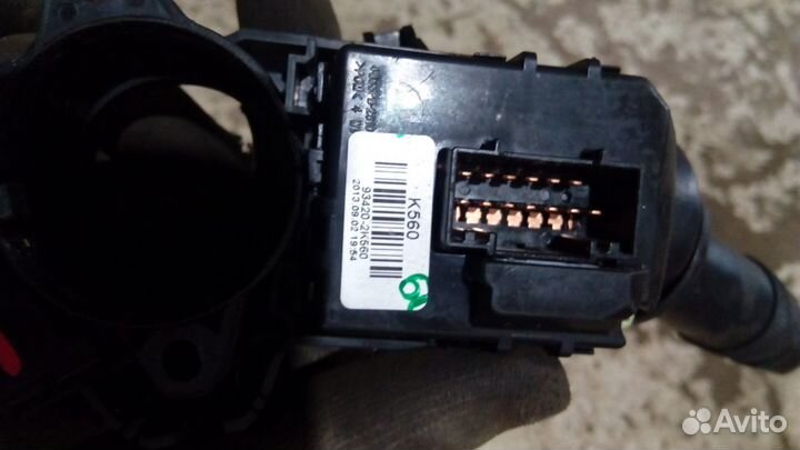 Переключатель подрулевой на Хендай ix35 14г
